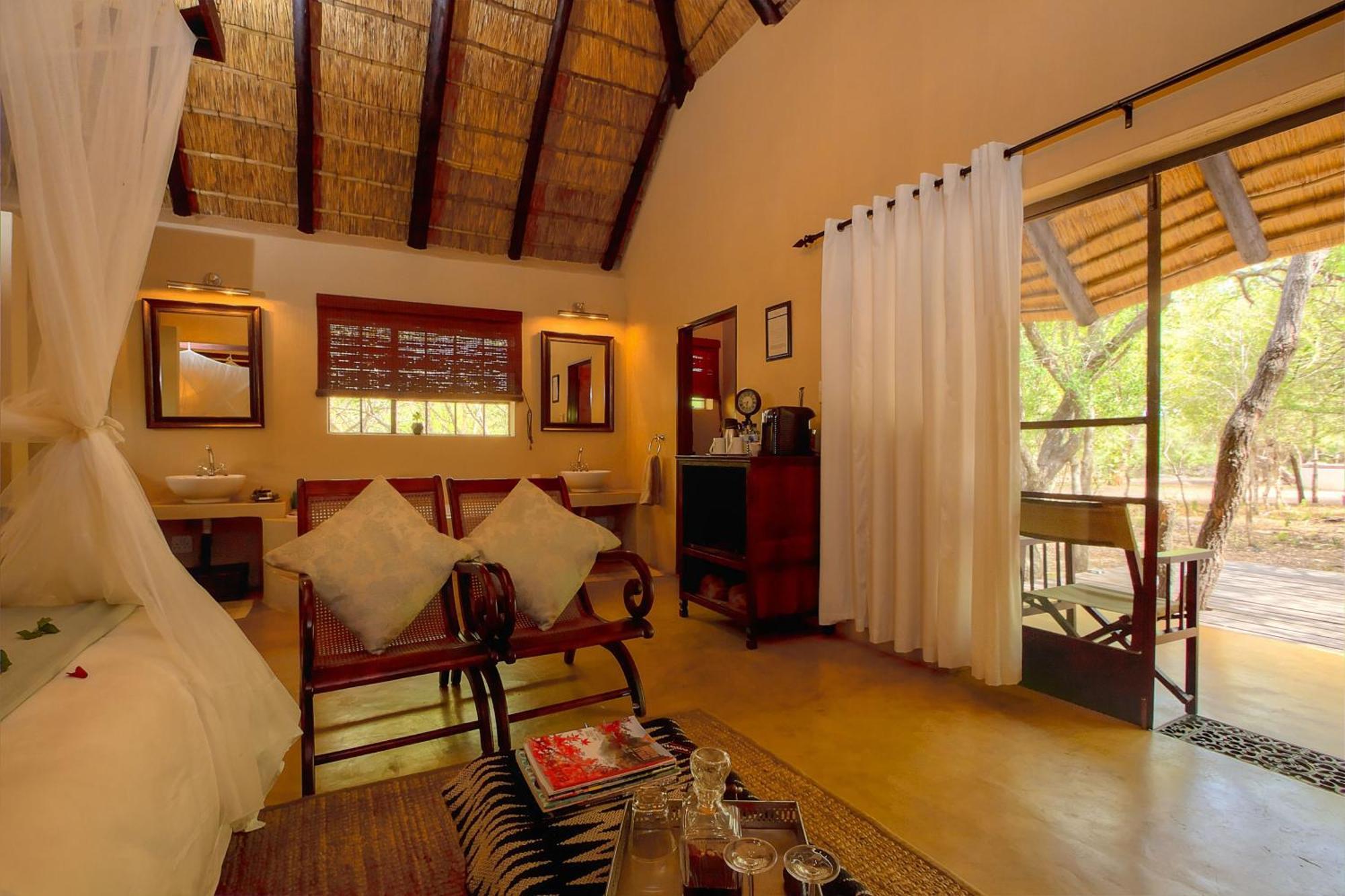 Mvuradona Safari Lodge Marloth Park Room photo