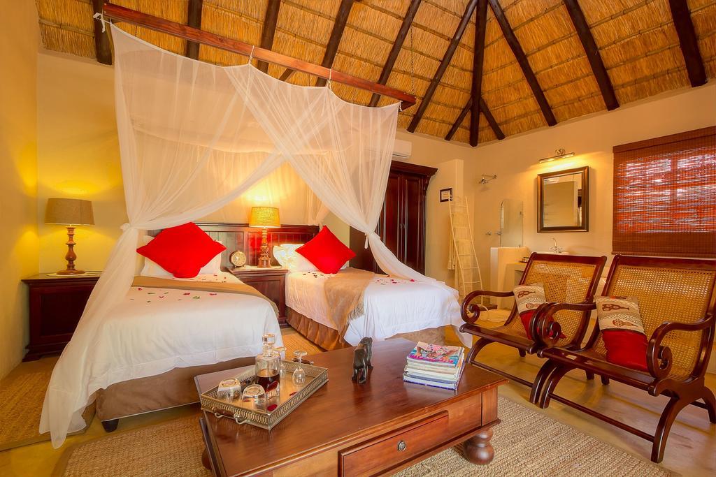 Mvuradona Safari Lodge Marloth Park Exterior photo