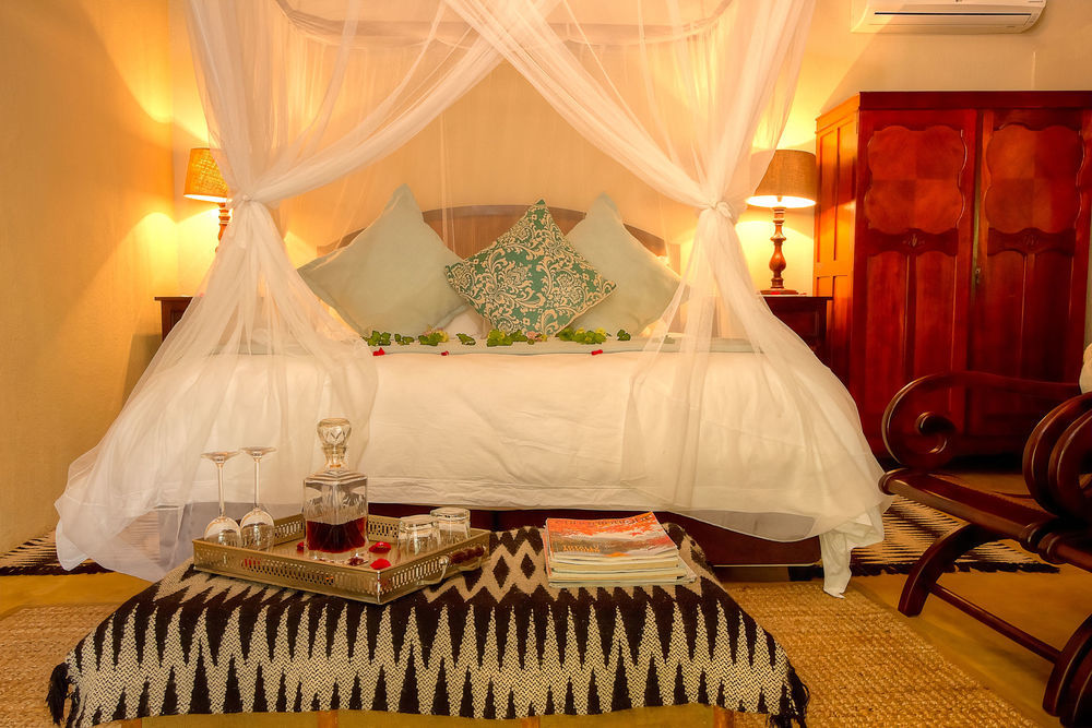Mvuradona Safari Lodge Marloth Park Exterior photo